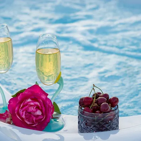 Comfort Luxe Adriatic View & Jacuzzi Znjan Beach Apartment