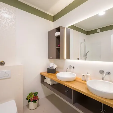 Apartment Comfort Luxe Adriatic View & Jacuzzi Znjan Beach